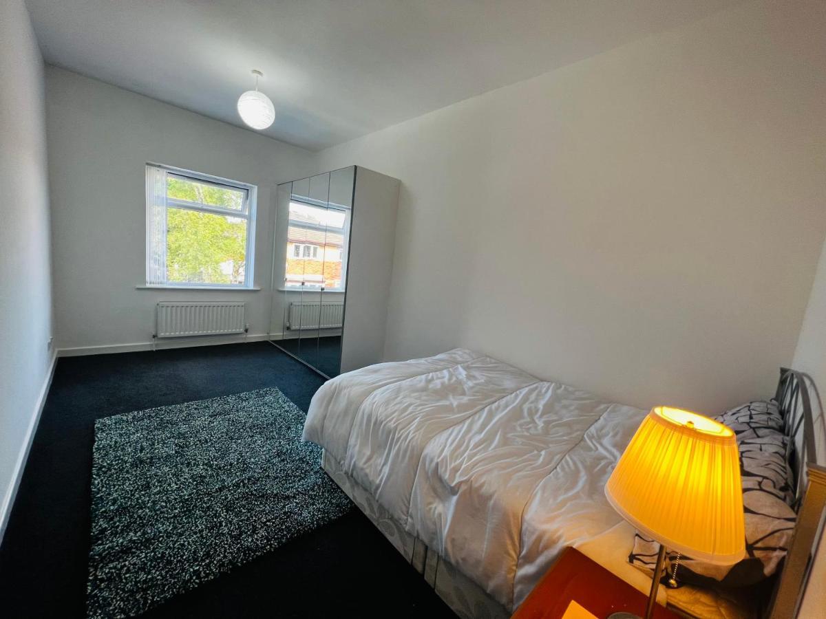 Liberty Inn Room With Sharing Toilet And Kitchen Liverpool Exterior foto